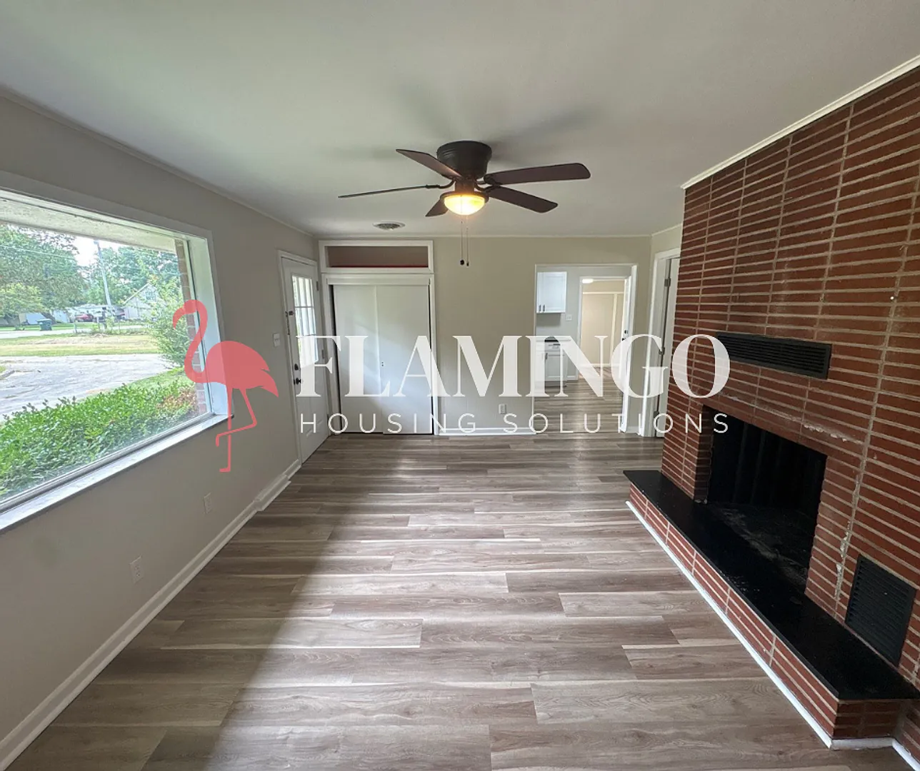 Charming 3 Bedroom, 1 Bath — Photo 3