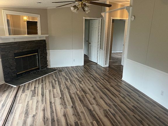 3rd image of 135 Trotters Ln