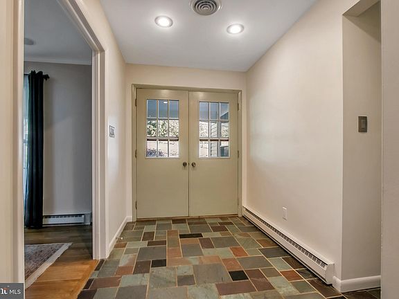 4th image of 110 Spottswood Ln
