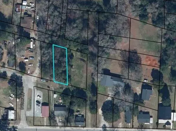 Dyson St, Manning, SC 29102