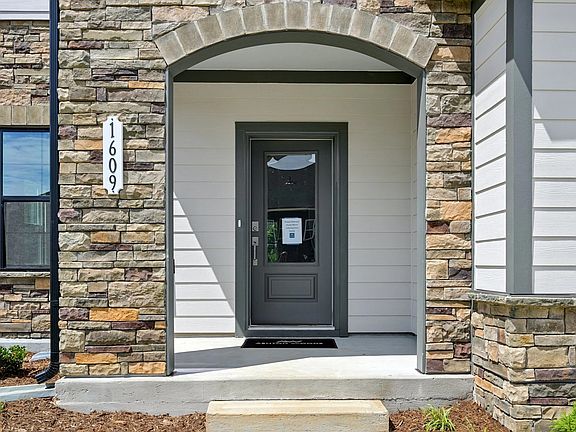 Exterior - Clean lines and modern form with refined curb appeal.