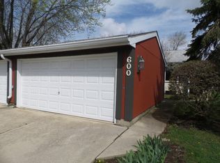 600 Pontiac Ln, Bolingbrook, IL 60440