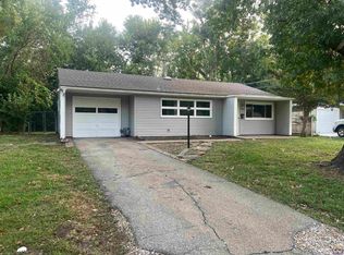 1556 SW 23rd St, Topeka, KS 66611