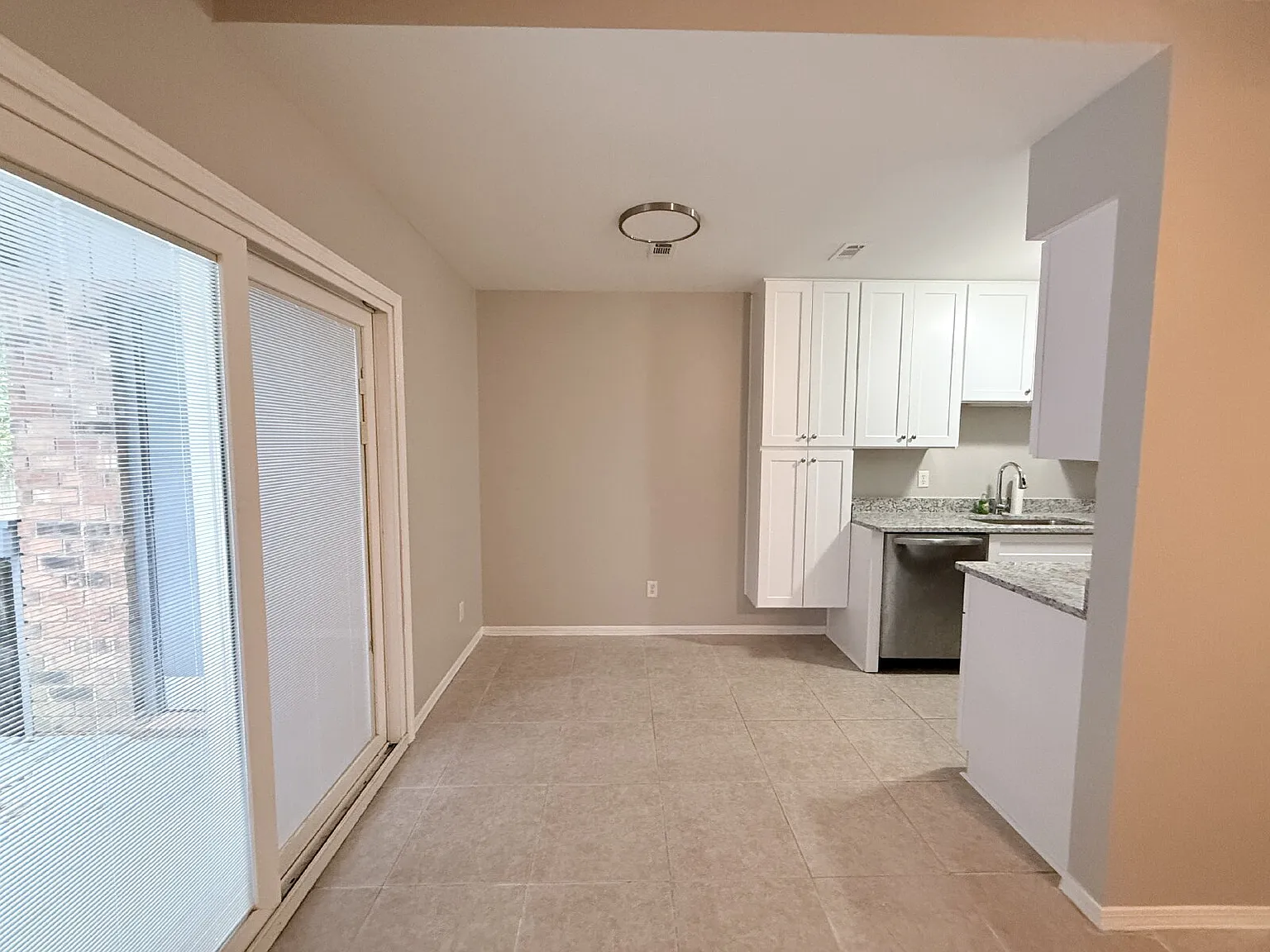 2 bed, 2.0 bath, 1056 sqft, $1,400 — Photo 2