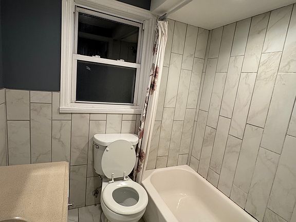 5th image of 2 Woodside Ave Floor 2