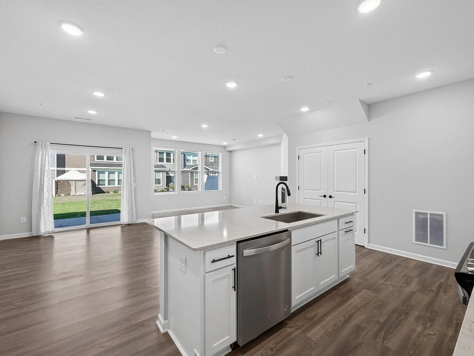 4810 Airlake Drive - 1 — Photo 3