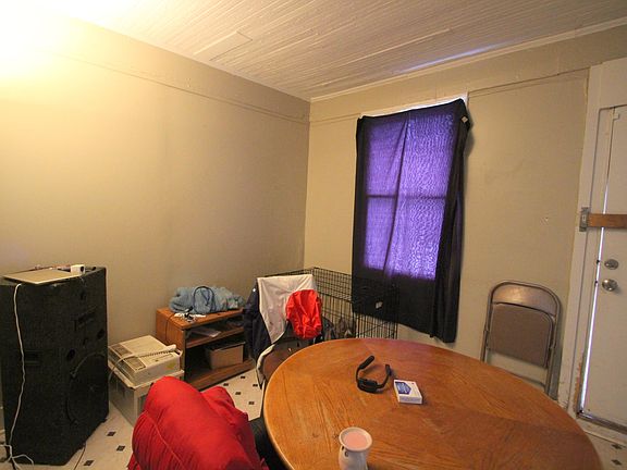 5th image of 830 Bates St SE