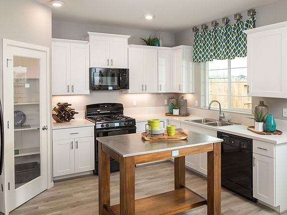 Well-equipped kitchen