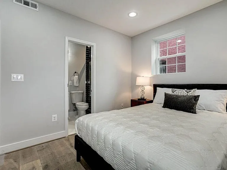 329 K St NE — Photo 13