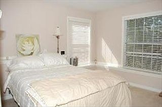 2nd image of 10 Dartmouth Ct