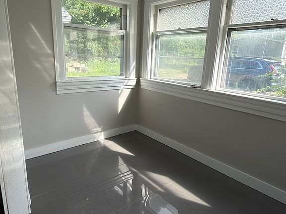 5th image of 31 Comins Pond Rd