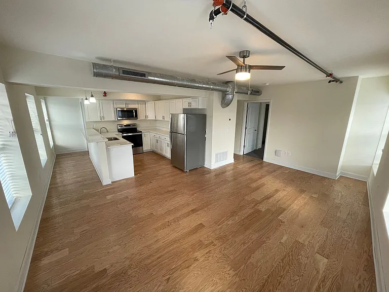 883 Broadway — Photo 12