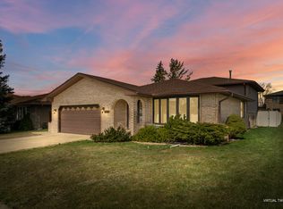 6524 W 83rd St, Burbank, IL