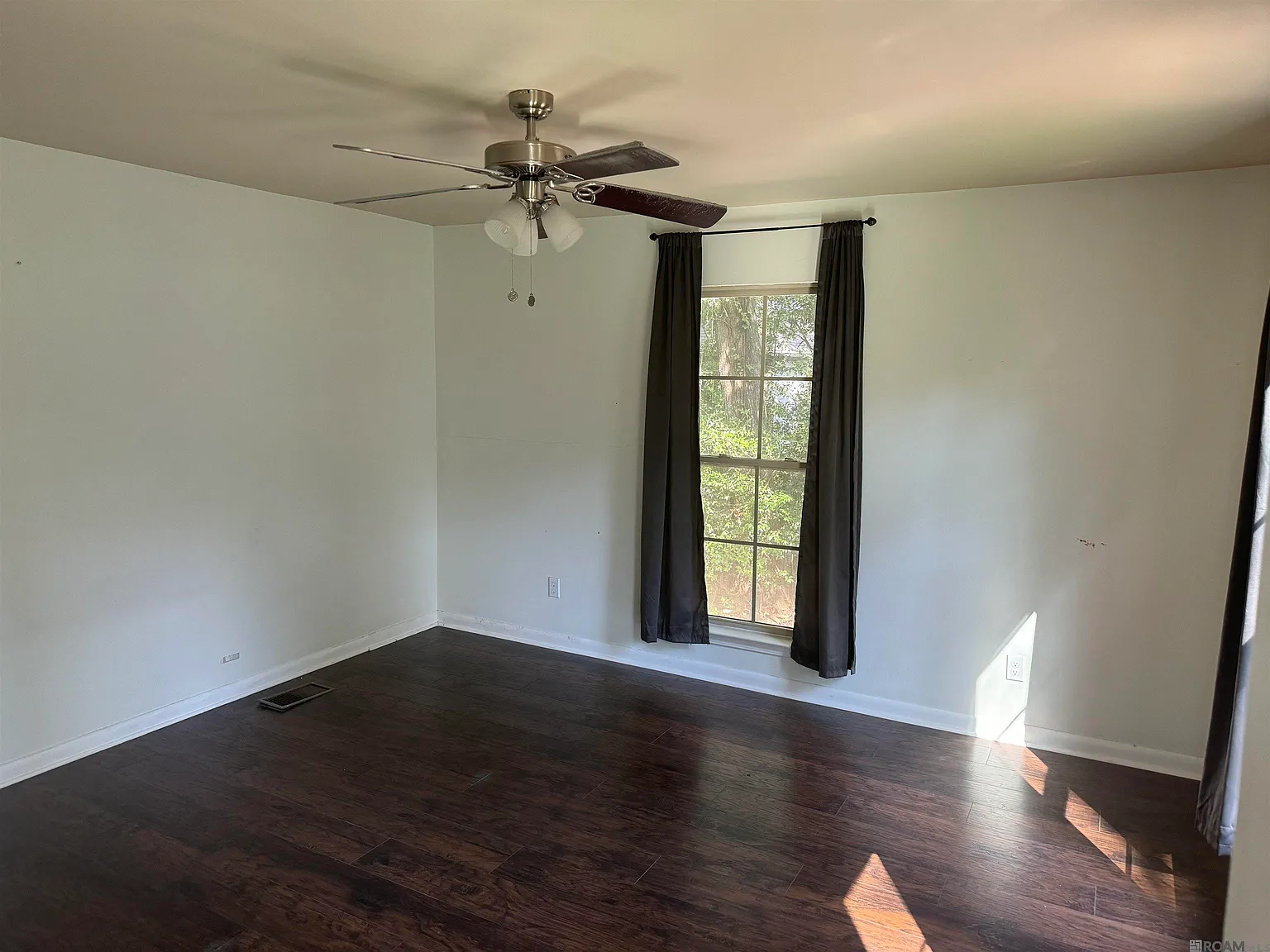 5 bed, 3619 sqft, $600 — Photo 4