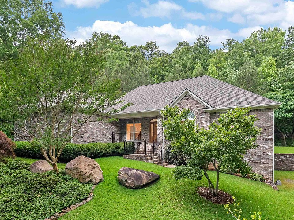 1st image of 137 Mountain Oaks Dr