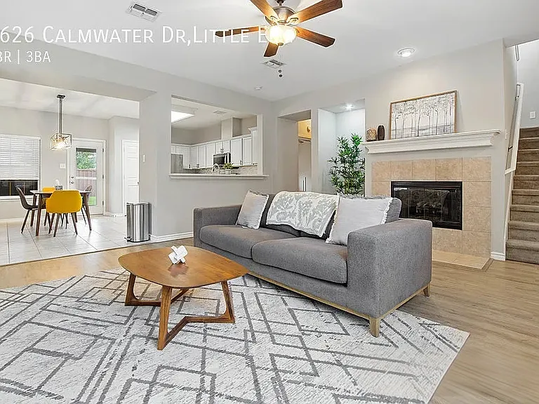 2626 Calmwater Dr — Photo 2