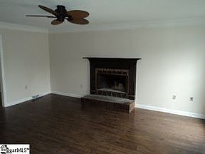 3rd image of 104 Ravenwood Ln