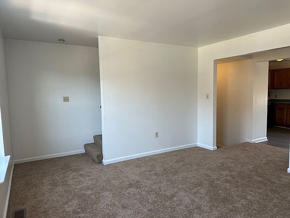 2nd image of 26 Petersburg Ln