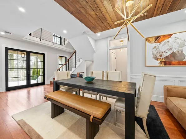 300 Elliot St #2, Newton Upper Falls, MA 02464