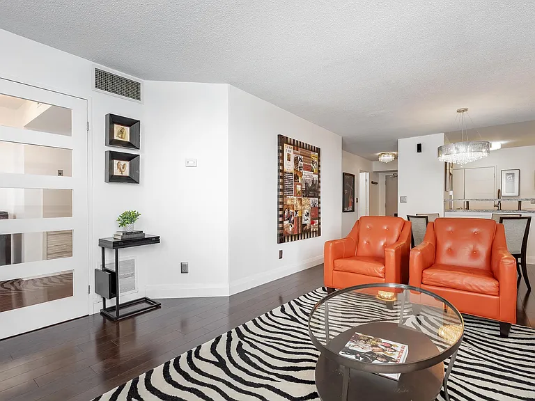 150 Dunlop St E #304 — Photo 17