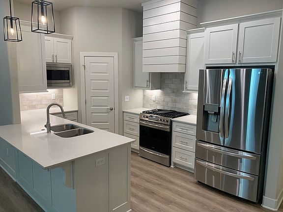 4th image of 1616 S Price Ave