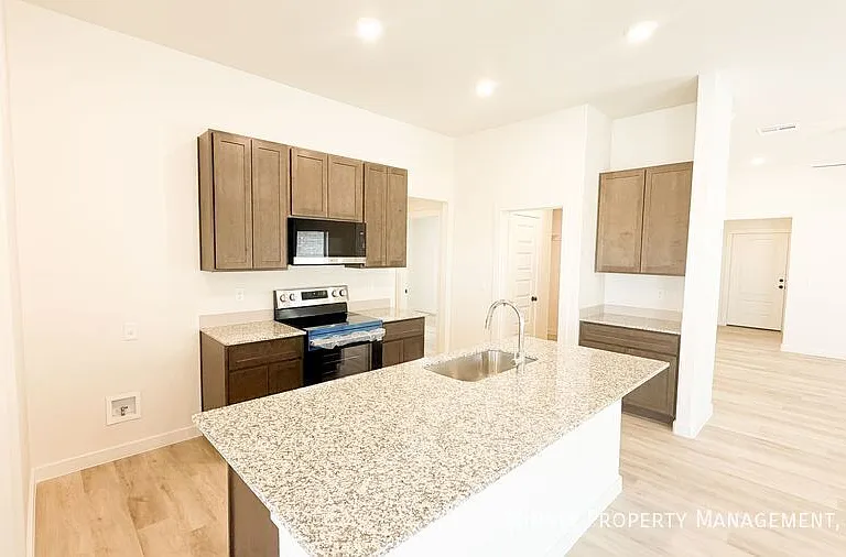 1208 Cottonwood Ave — Photo 6