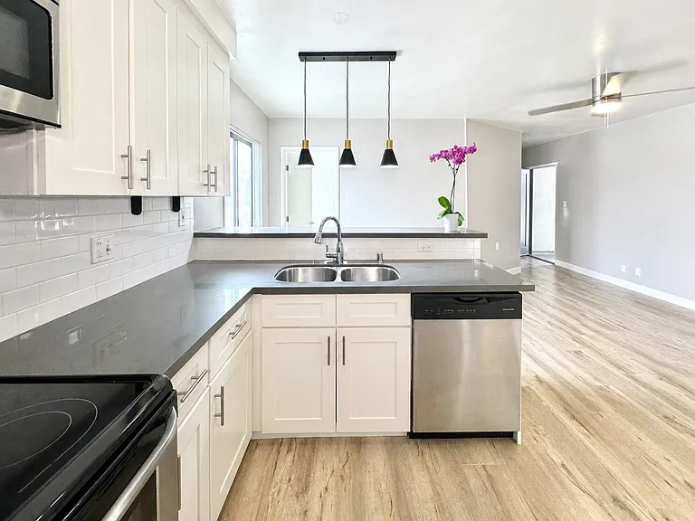 21111 Wood Ave — Photo 14