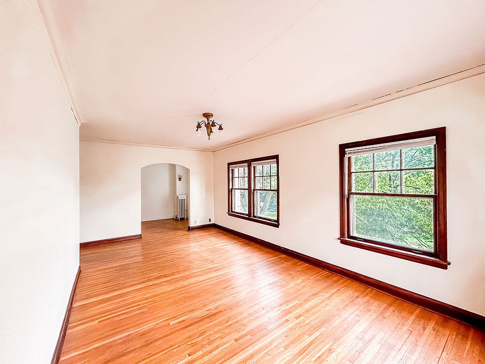 1st image of 2446 Colfax Ave S #301