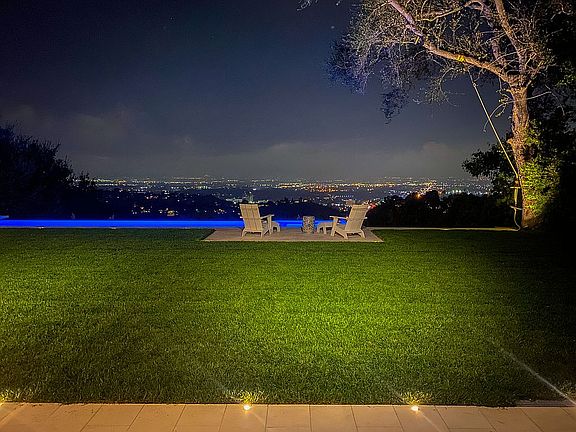 4th image of 15171 Mulholland Dr