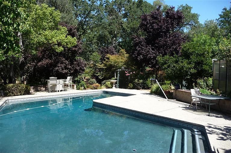 1st image of 3425 Oakcreek Dr
