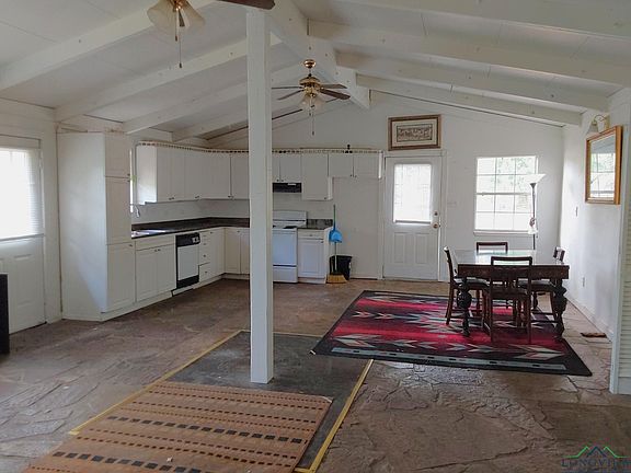 4th image of 296 Crestwood Dr