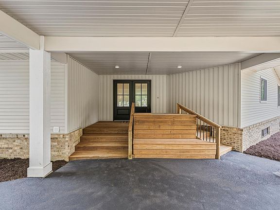 4th image of 3 Hickory Ln