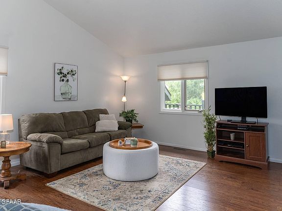4th image of 815 40th Ave S APT G128