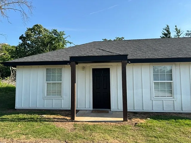 2 bed, 1.0 bath, 800 sqft, $1,000 — Photo 2