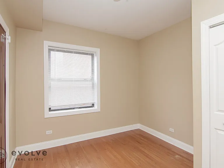 Square 37 Apartments — Photo 13