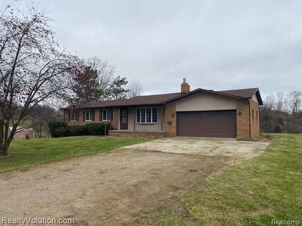 2320 Long Lake Rd, Lapeer, MI 48446