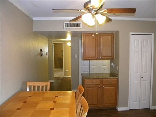 4th image of 2918 Rolling Hills Dr