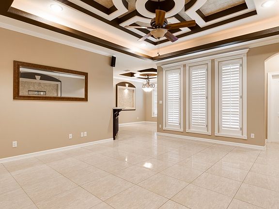 3rd image of 404 Benites St