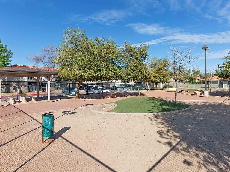 IMT Desert Palm Village — Photo 35