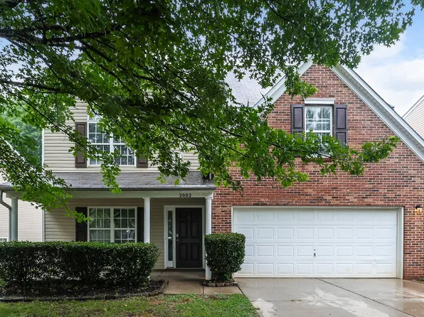 2002 Darbywine Dr, Charlotte, NC 28216