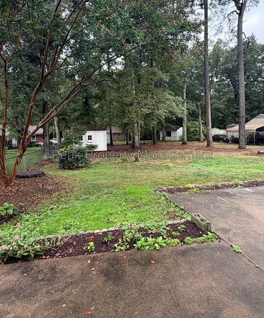 3 bed, 2.0 bath, 1275 sqft, $2,200 — Photo 2