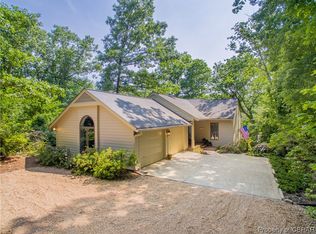 907 Red Hill Dr, Urbanna, VA 23175