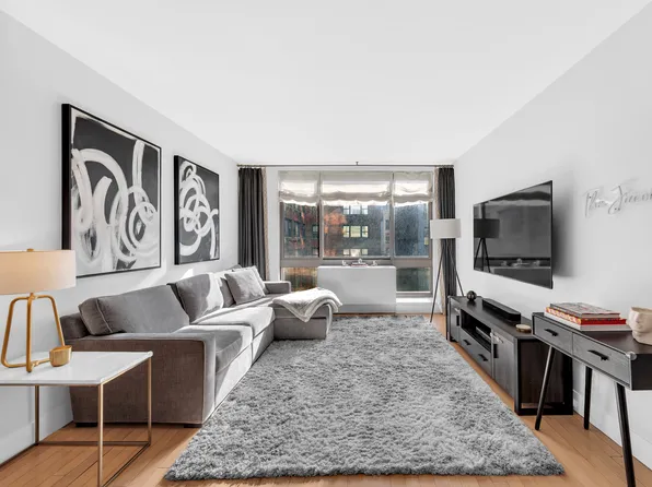 242 East 25th Street 4A image 3 of 9