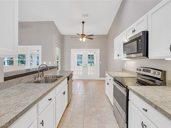 4th image of 1451 Argyle Dr