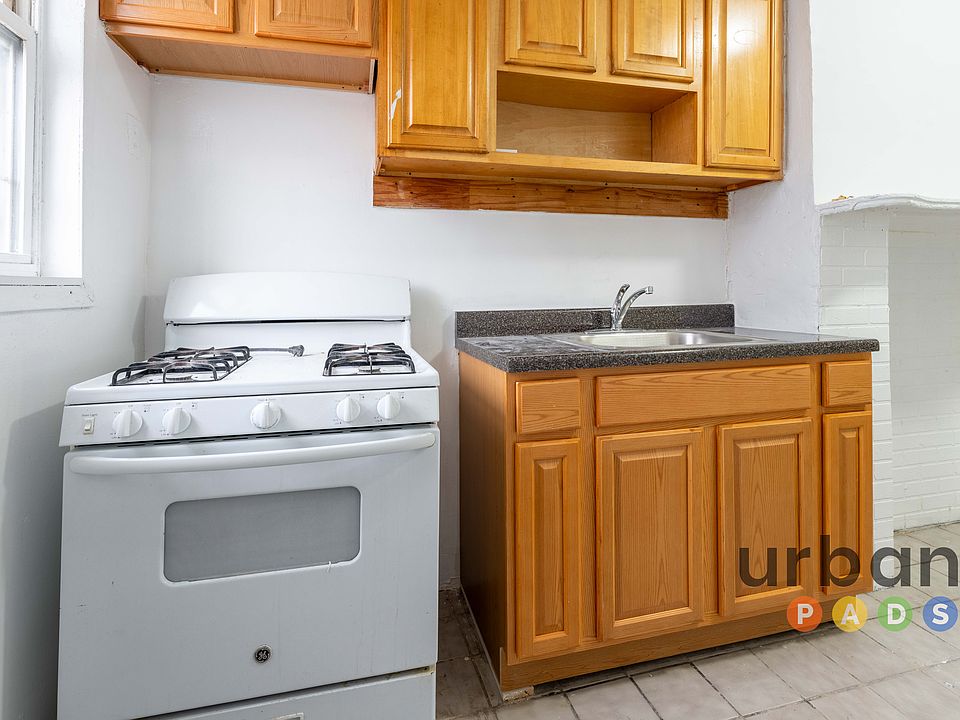 1st image of 32-19 Greenpoint Ave #3C