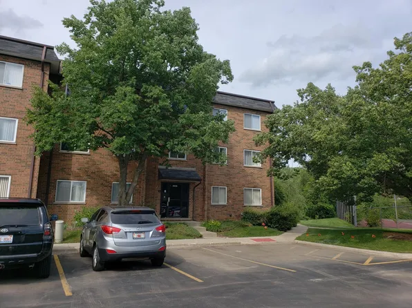 2609 Pirates Cv APT 1, Schaumburg, IL 60173