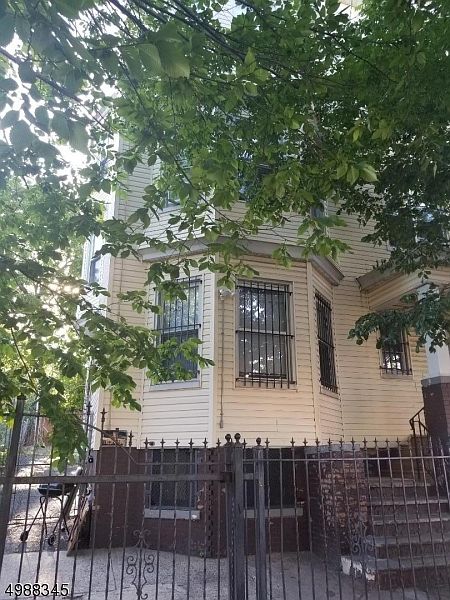1st image of 141-143 Chadwick Ave #3
