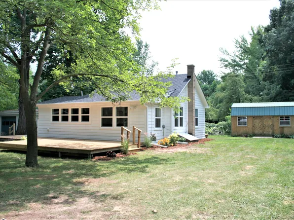 11999 Red Arrow Hwy, Sawyer, MI 49125