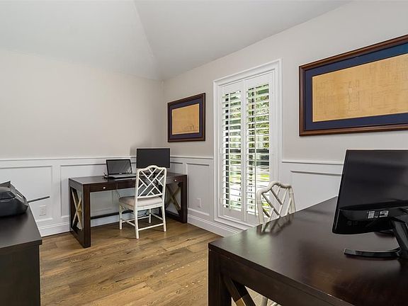 5th image of 815 Thornvine Ln