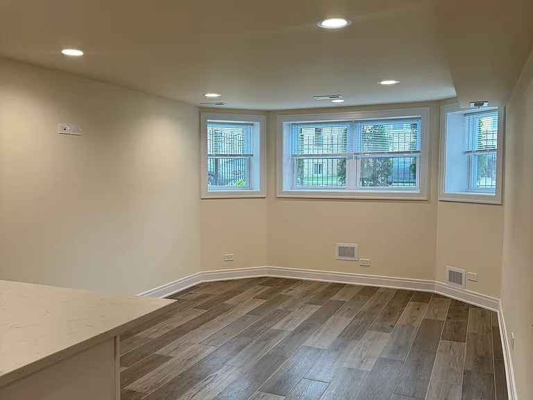 4259 N Mozart St #G — Photo 6